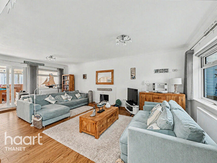 4 Bedroom Detached House For Sale In Percy Avenue, Broadstairs, CT10