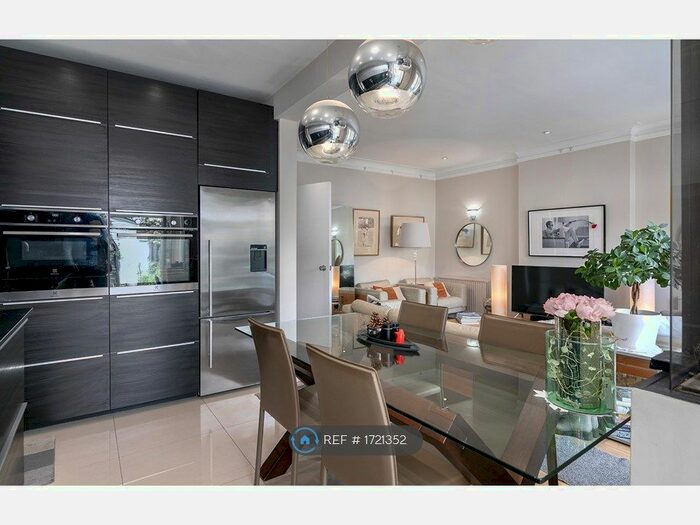 3 Bedroom Semi-Detached House To Rent In Ellesmere Road, London, W4