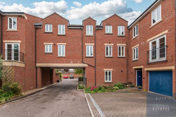 2 Bedroom Flat For Sale In Gras Lawn, Exeter, EX2
