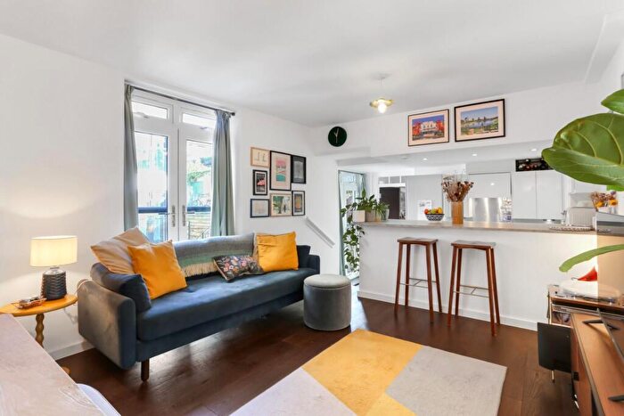 1 Bedroom Flat For Sale In Adolphus Road, London, N4