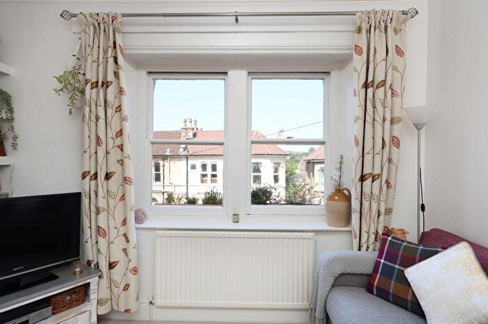 1 Bedroom Flat For Sale In Belmont Road, St. Andrews, BS6