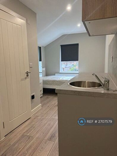 Studio To Rent In Billington Road, London, SE14