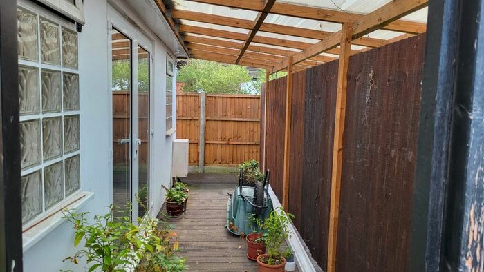 1 Bedroom Studio To Rent In Gledwood Crescent, UB4