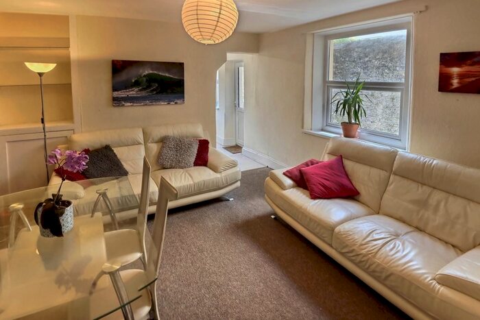 6 Bedroom Terraced House To Rent In May Terrace, Plymouth PL4