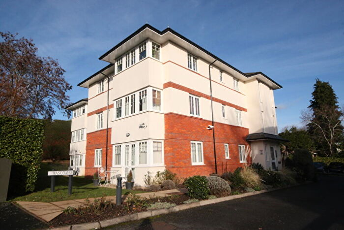 2 Bedroom Flat For Sale In Brooklyn Road, Mt Hermon, Woking, GU22