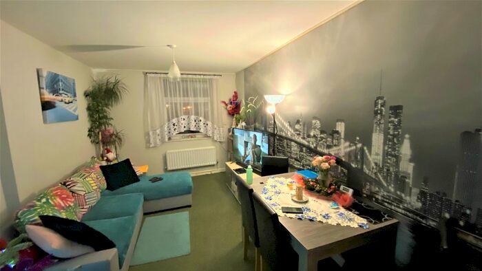 2 Bedroom Flat To Rent In Broadway, Roath, Cardiff, CF24