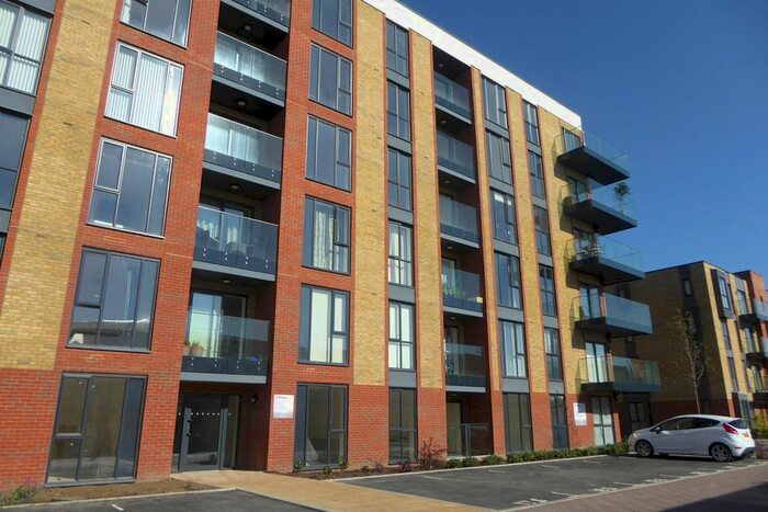 2 Bedroom Flat To Rent In Oscar Wilde Road, Reading, RG1