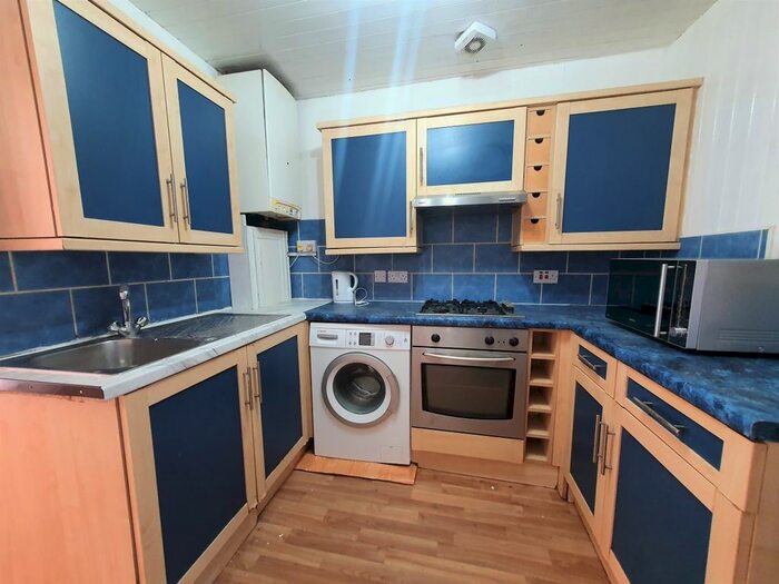 2 Bedroom Flat To Rent In Mansfield Road, Ilford, IG1