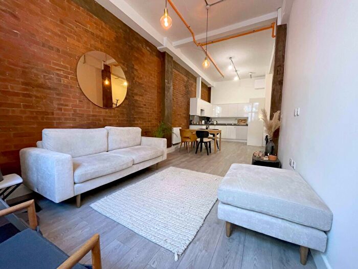 2 Bedroom Flat To Rent In Benwell Road, London, N7