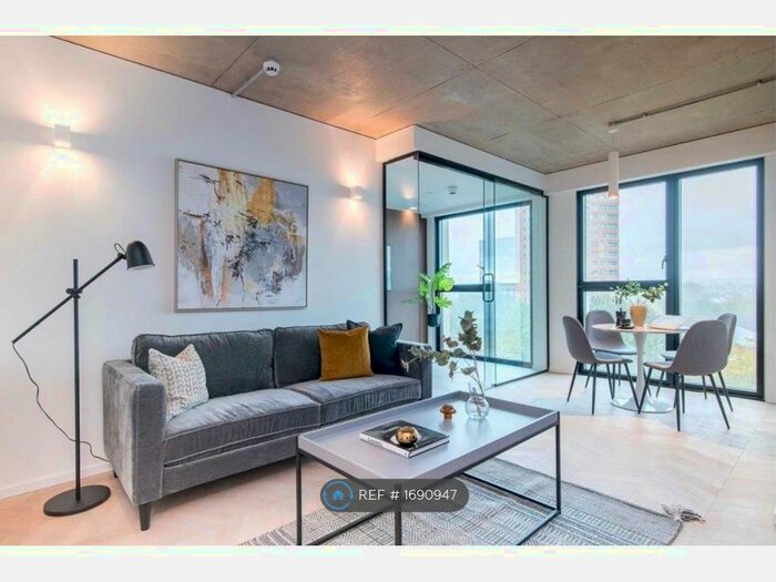 2 Bedroom Flat To Rent In Spinners Way, Manchester, M15