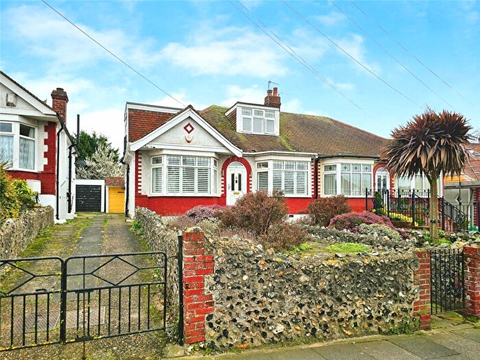 3 Bedroom Bungalow To Rent In Nethercourt Hill, Ramsgate, Kent, CT11