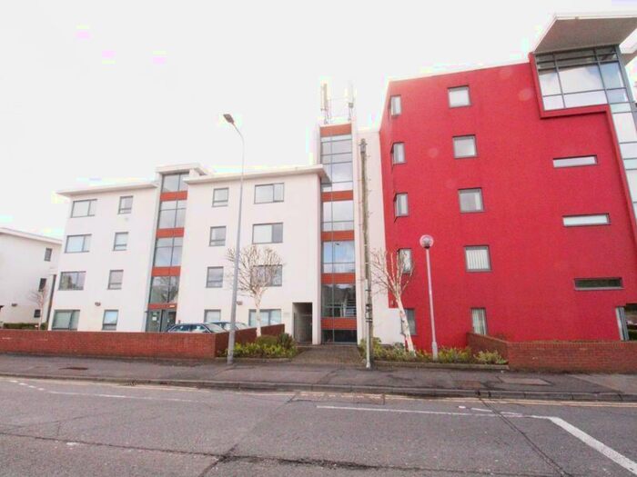 2 Bedroom Flat To Rent In Pantbach Road, Rhiwbina, Cardiff, CF14