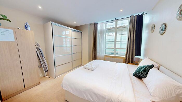 1 Bedroom Apartment To Rent In Western Road, BN1