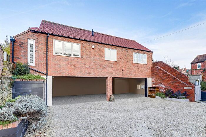 4 Bedroom Detached House For Sale In Main Street, Farnsfield, Nottinghamshire, NG22