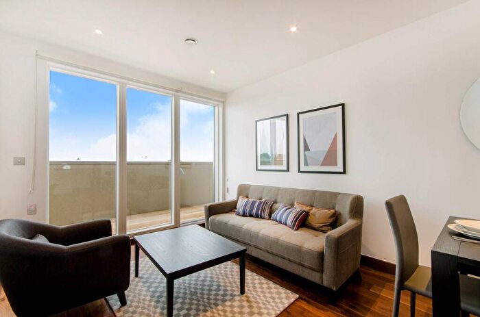 1 Bedroom Penthouse To Rent In Maygrove Road, West Hampstead, London, NW6