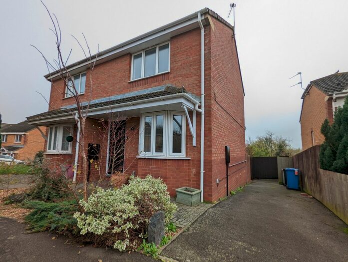 2 Bedroom Terraced House To Rent In Braithwaite Close, Kettering, NN15