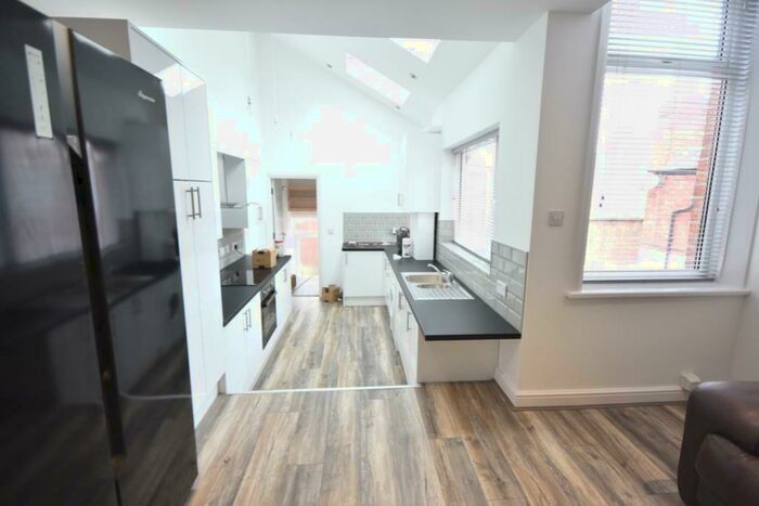 6 Bedroom Maisonette To Rent In Lonsdale Terrace, Jesmond, NE2