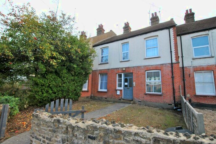 1 Bedroom Flat To Rent In Carlingford Drive, Westcliff On Sea, SS0