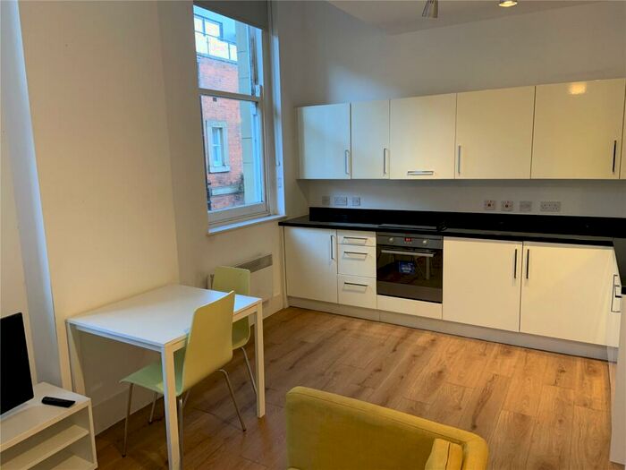 Flat To Rent In Town Hall, Bexley Square, Salford, Manchester, M3