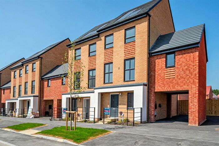 3 Bedroom Semi-Detached House To Rent In Bedroom Semi Detached House In Gowering Way, Abingdon, OX14