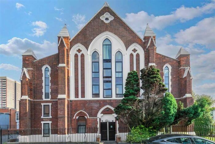 2 Bedroom Flat To Rent In Bethnal Green Road, Shoreditch, E2