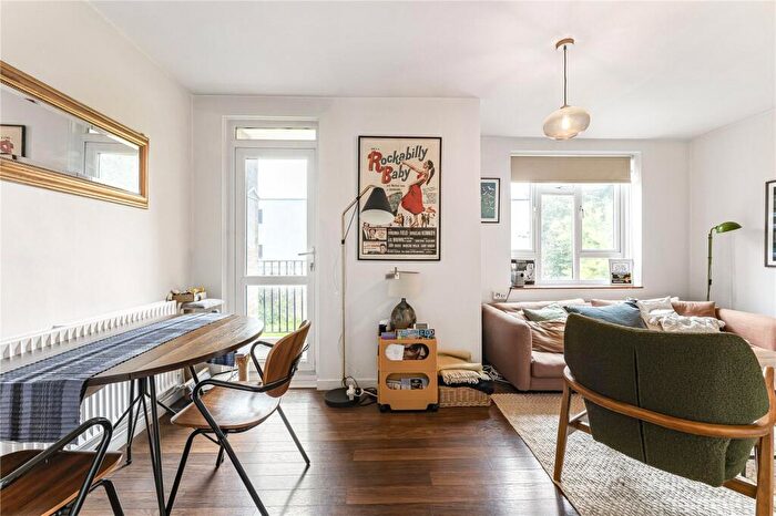 2 Bedroom Apartment For Sale In Penshurst Road, London, E9