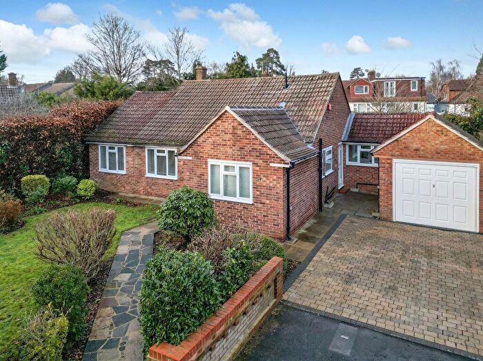 3 Bedroom Detached House For Sale In Compton Close, Esher, KT10