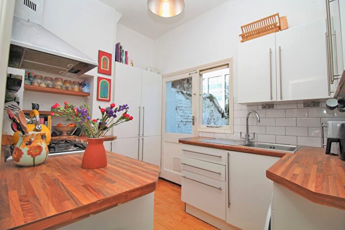 2 Bedroom Maisonette For Sale In Addison Road, Hove, BN3