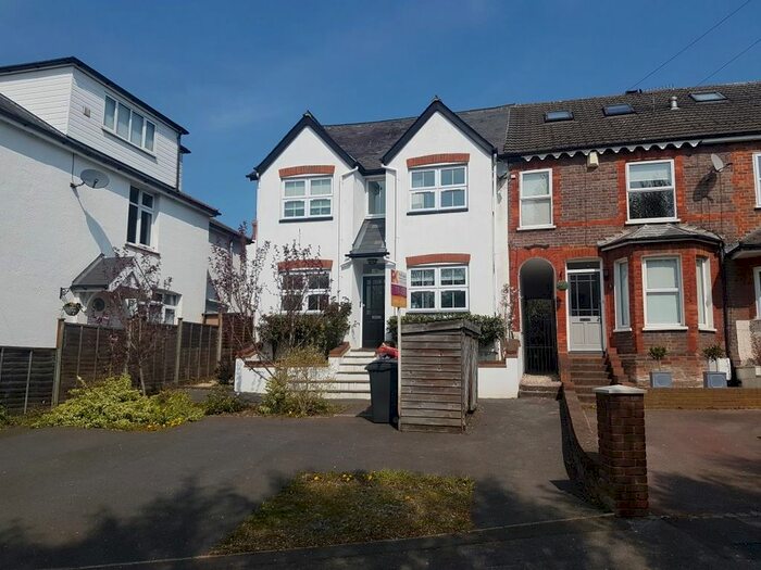 1 Bedroom Flat To Rent In Pinions Road, High Wycombe, HP13