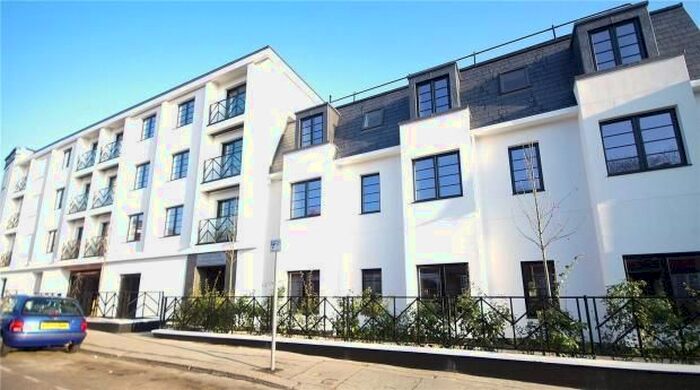 1 Bedroom Flat To Rent In Granville Road, Watford, WD18