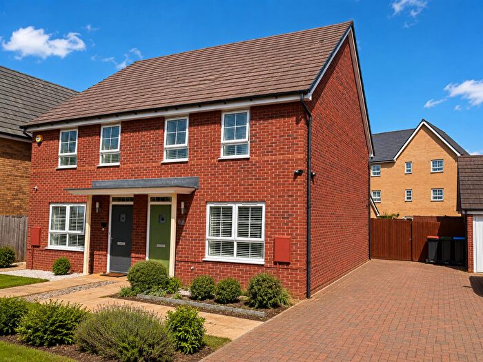 3 Bedroom Detached House For Sale In Bridgewater Close, Brooklands, Milton Keynes, MK10