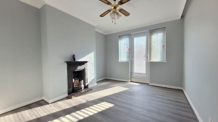 2 Bedroom Flat To Rent In Wilton Road, London, N10