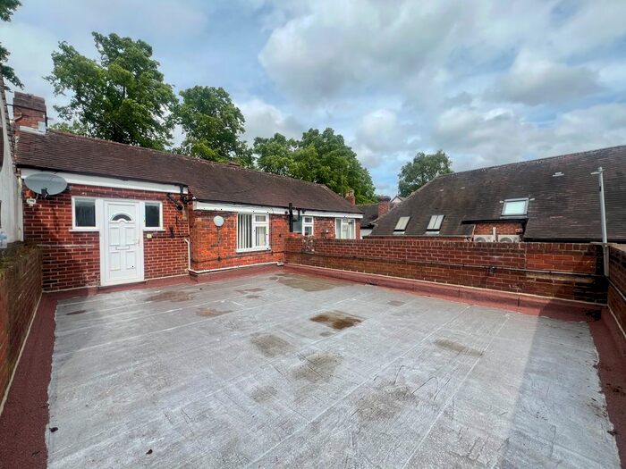 3 Bedroom Flat To Rent In High Street, Wombourne, Wolverhampton, WV5