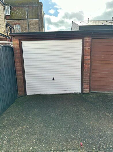 Property To Rent In Smith St - Garage : Online Enquiries Only, SS3