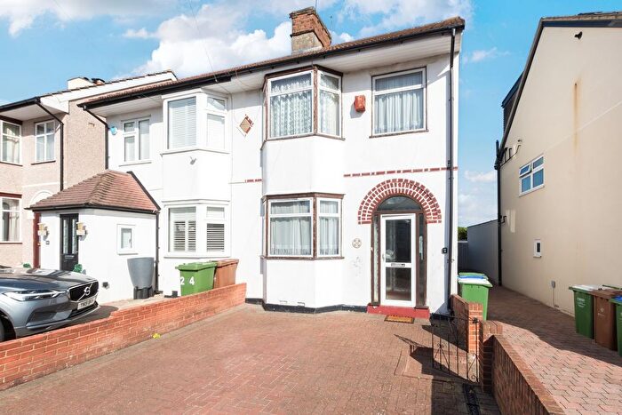 3 Bedroom Semi Detached House For Sale In Boundary Road, Sidcup, DA15