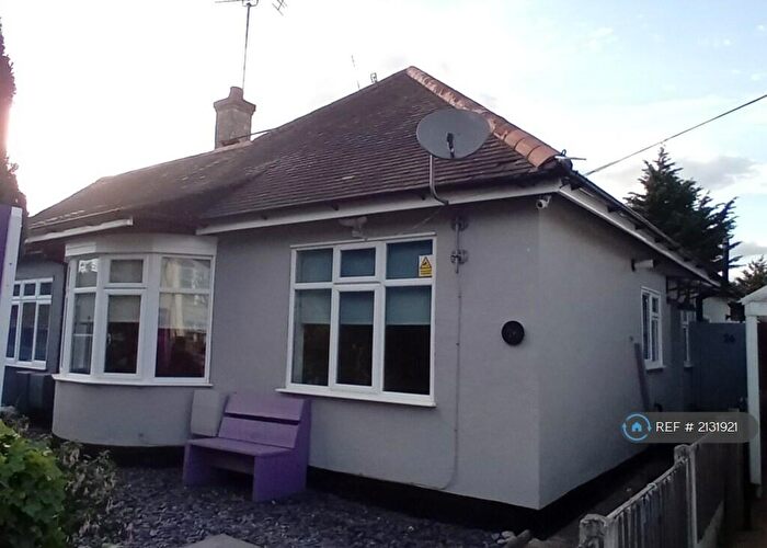 2 Bedroom Bungalow To Rent In Shakespeare Avenue, Westcliff-On-Sea, SS0