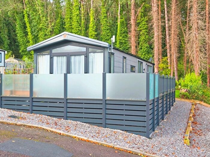 2 Bedroom Mobile/park Home For Sale In Warren Bay Holiday Village, Cleeve Hill, Watchet, TA23