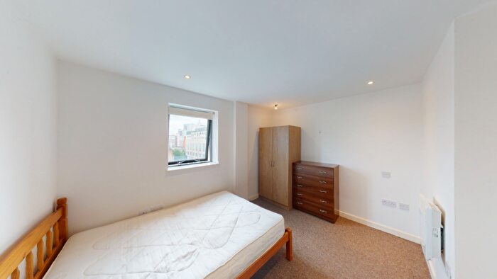 2 Bedroom Flat To Rent In Flat . Cymbeline House, NG1