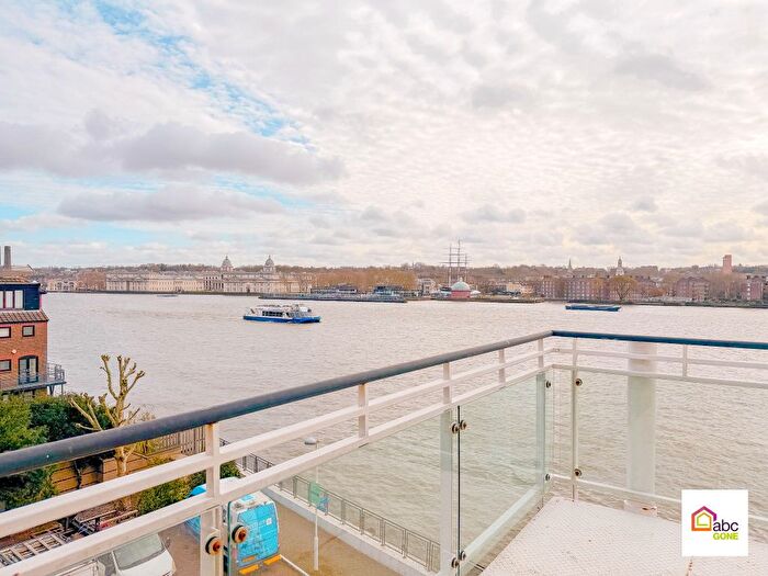 3 Bedroom Flat For Sale In St. Davids Square, London, E14