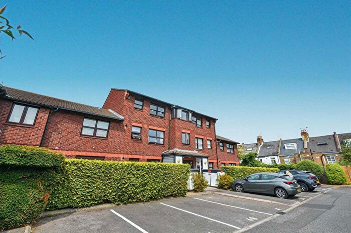 2 Bedroom Flat To Rent In Mayfield Road, Shepherds Bush, Shepherds Bush, W12