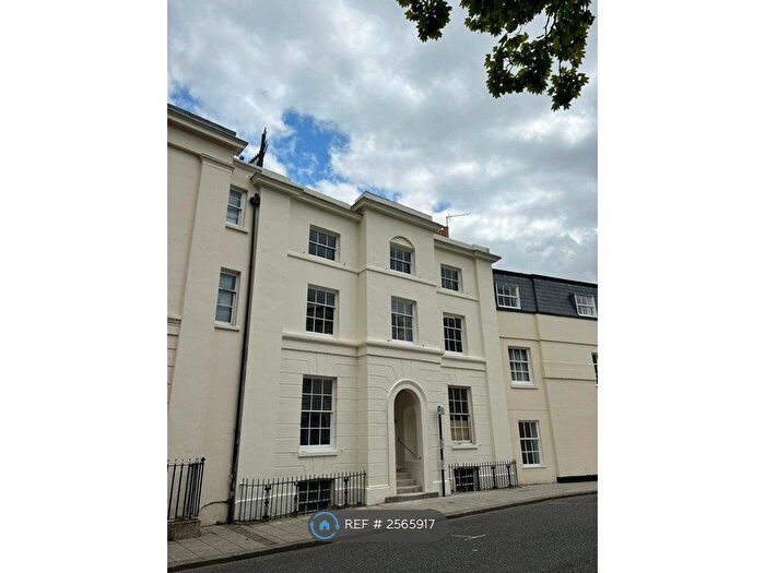 1 Bedroom Flat To Rent In Carlton Crescent, Southampton, SO15