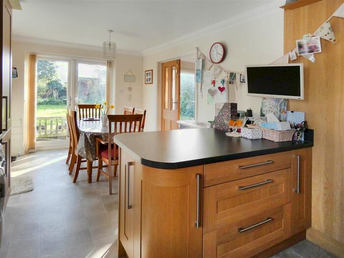 3 Bedroom Detached Bungalow For Sale In Acre Close, Rustington