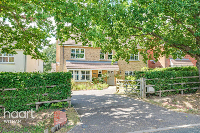5 Bedroom Detached House For Sale In Kelvedon Road, Wickham Bishops, CM8