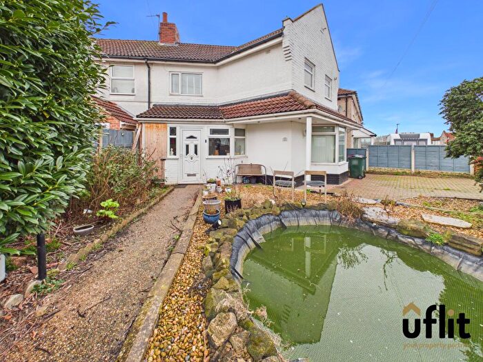 3 Bedroom Semi Detached House For Sale In Cliffe Road, Brampton, Barnsley, S73