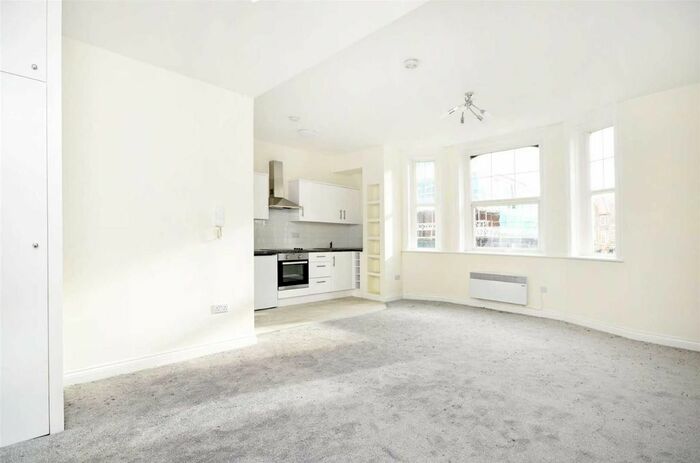 Studio To Rent In Allitsen Road, London, NW8