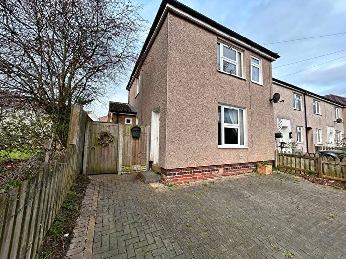 4 Bedroom Semi-Detached House For Sale In Acacia Avenue, Midway, DE11