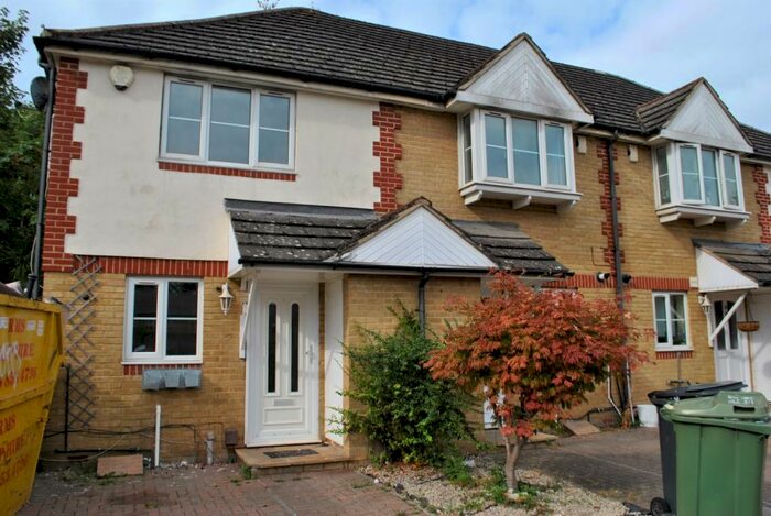 2 Bedroom End Of Terrace House To Rent In Pullman Mews London, SE12