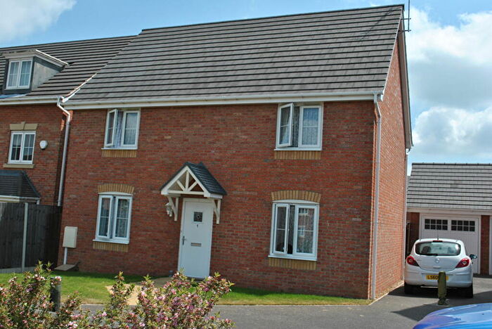 4 Bedroom Detached House To Rent In Magpie Close, Corby, NN18