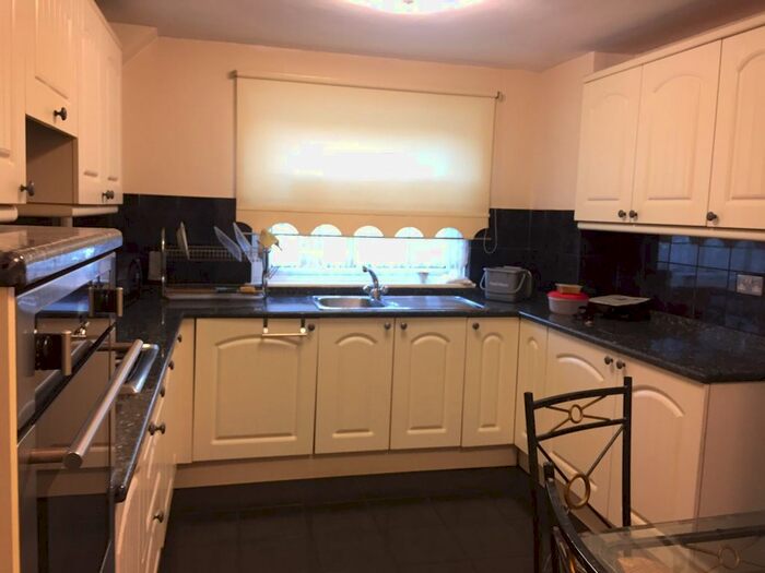 3 Bedroom End Of Terrace House To Rent In Green Lane, Dagenham, RM8