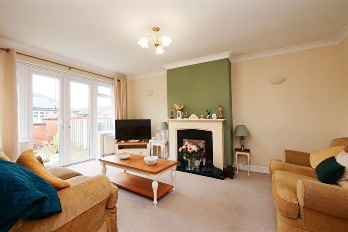 3 Bedroom Semi Detached Bungalow For Sale In Kestrel Wood Way, York, YO31